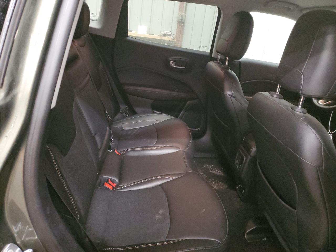 2019 Jeep Compass - Image 11
