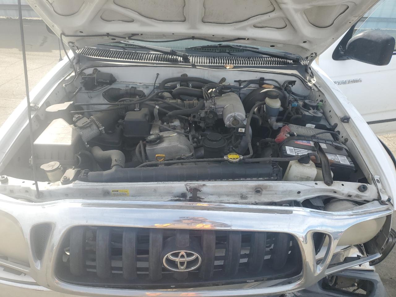 2001 Toyota Tacoma - Image 12