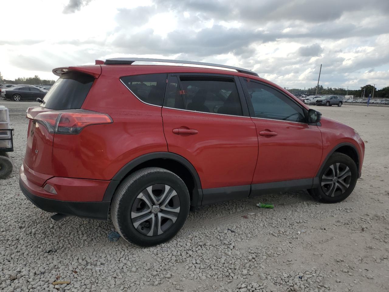 2016 Toyota RAV 4 - Image 3