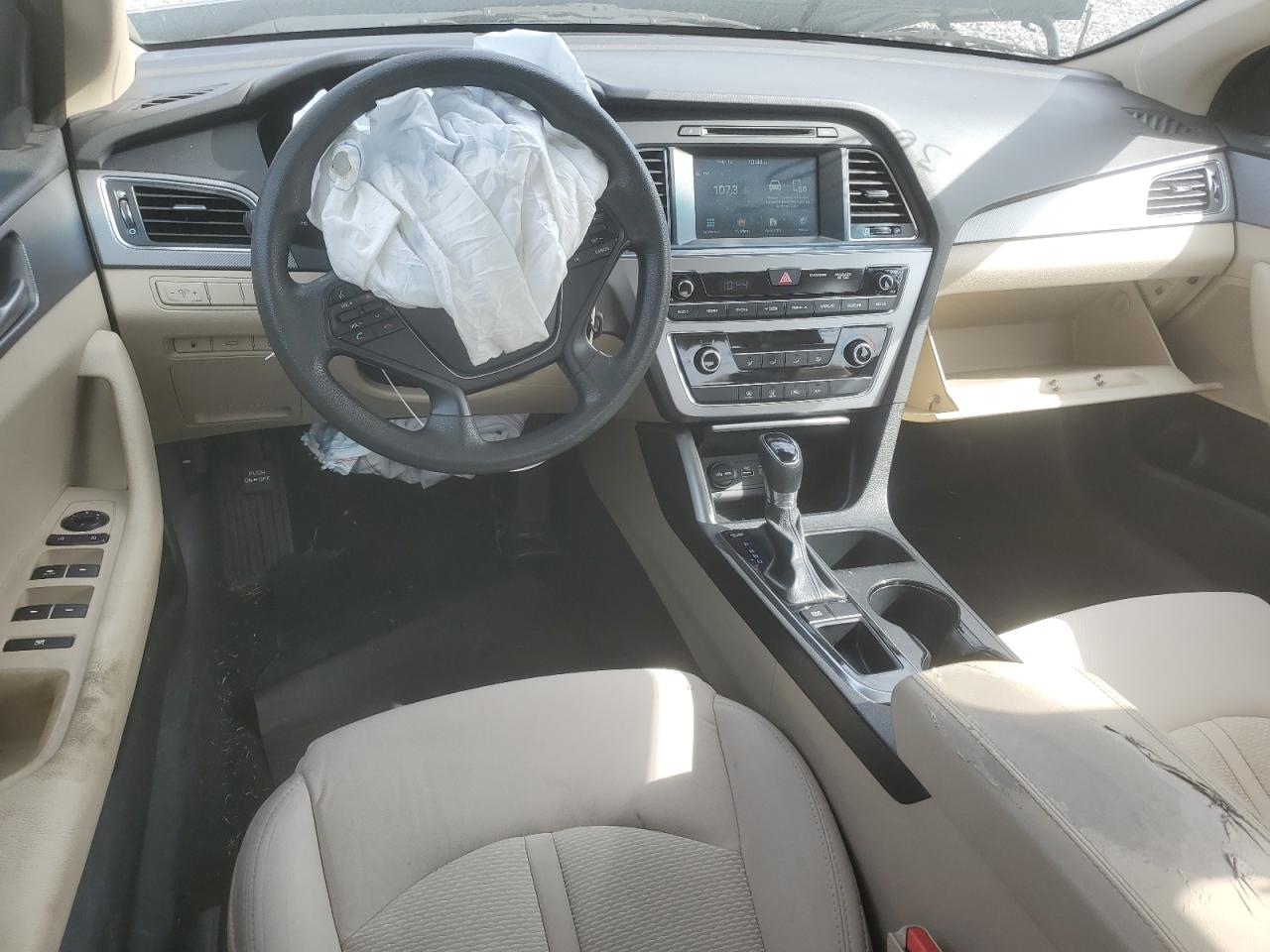 2016 Hyundai Sonata - Image 8