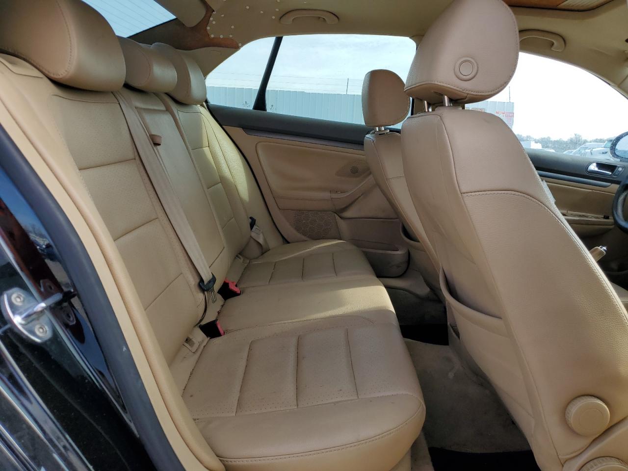 2006 Volkswagen Jetta - Image 10