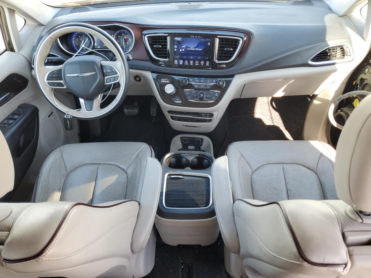 2017 Chrysler Pacifica - Image 8