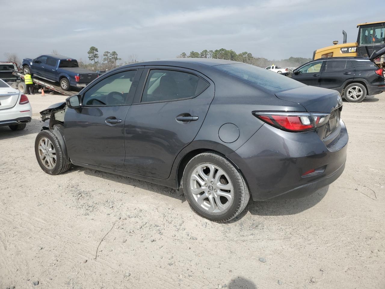 2018 Toyota Yaris - Image 2