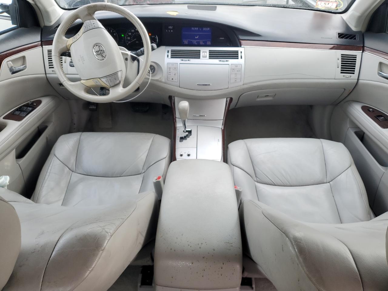 2008 Toyota Avalon - Image 8