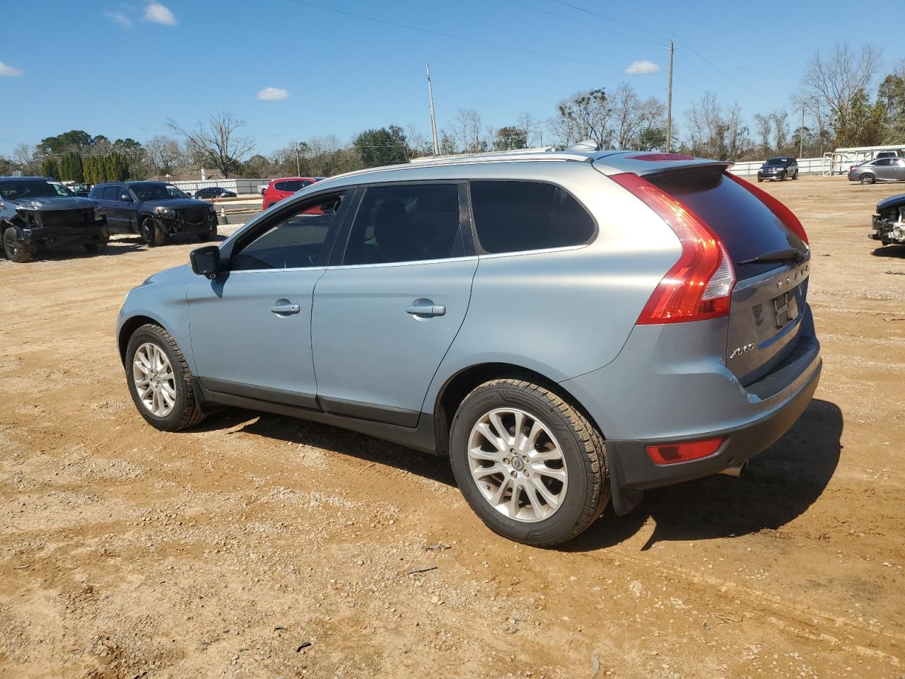 2010 Volvo XC60 - Image 2