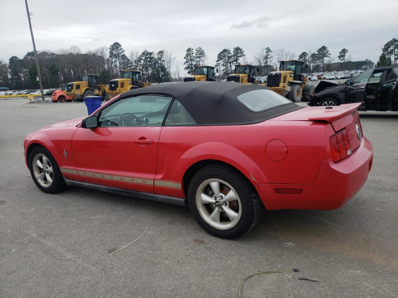 2007 Ford Mustang - Image 2