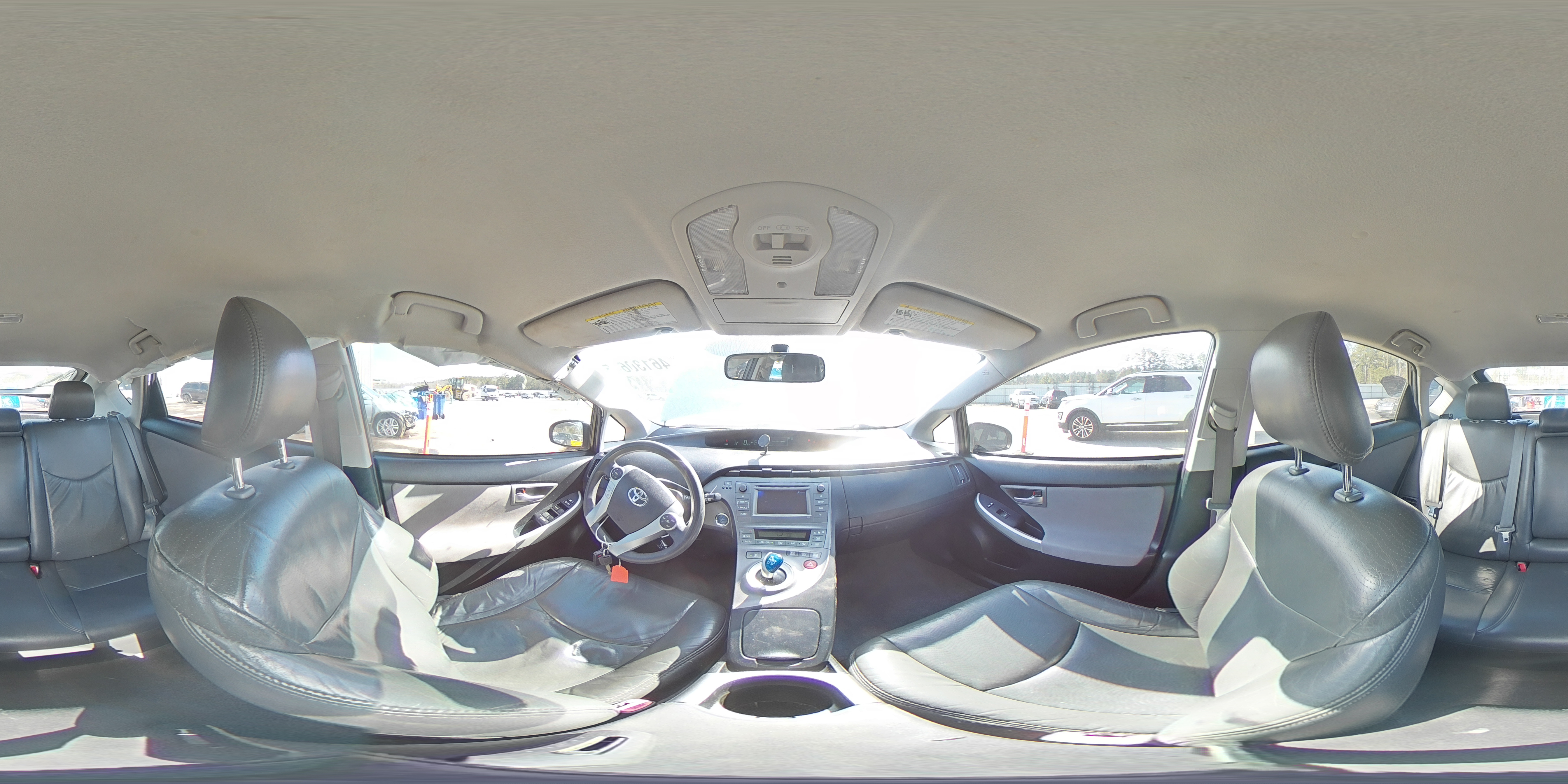 2013 Toyota Prius - Image 14