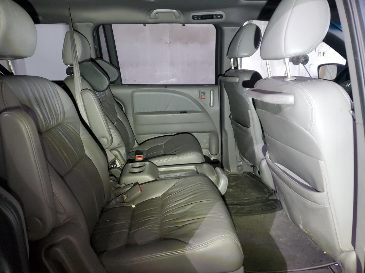 2010 Honda Odyssey - Image 11
