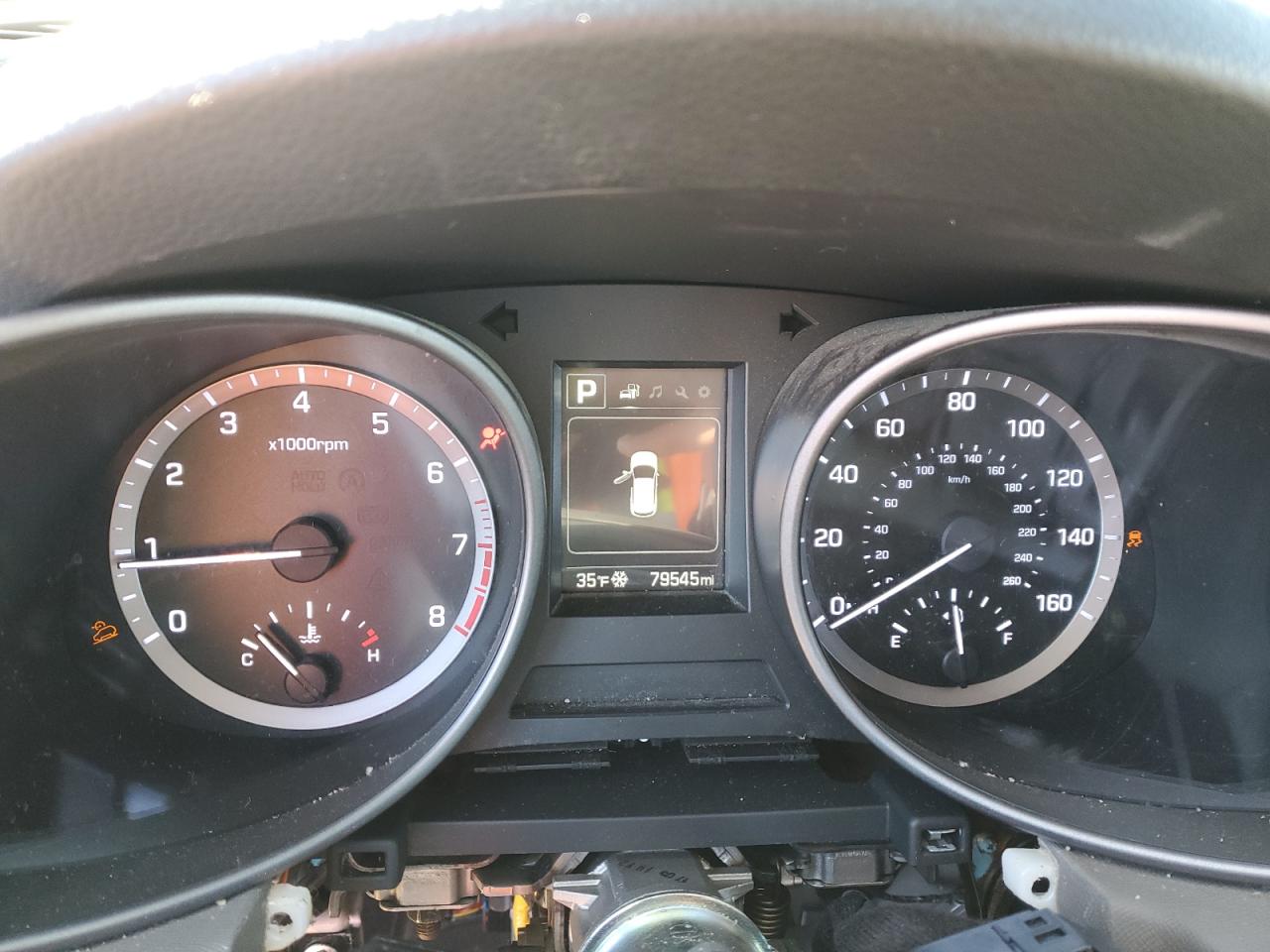 2018 Hyundai Santa Fe - Image 9