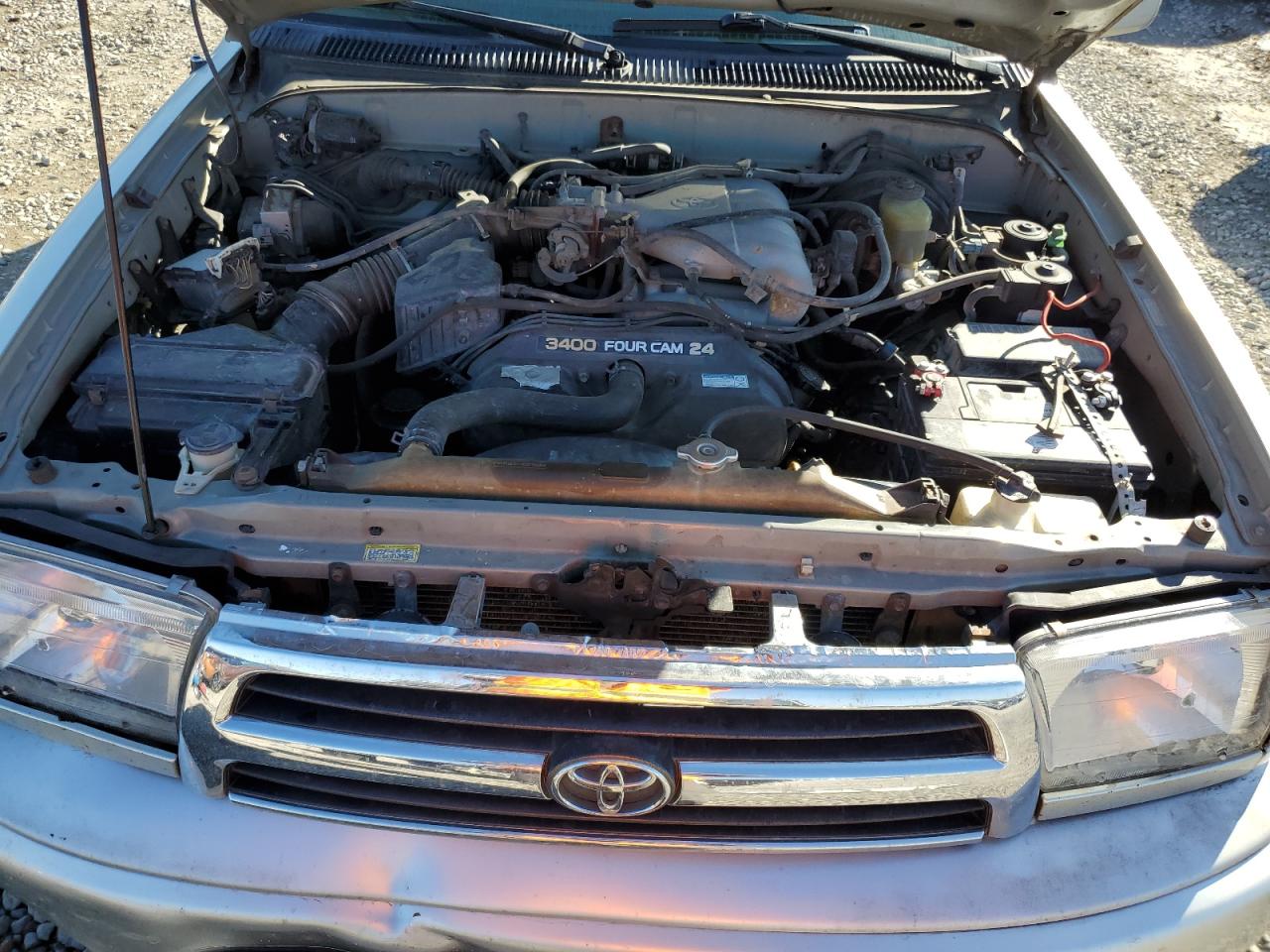 2000 Toyota 4Runner - Image 12