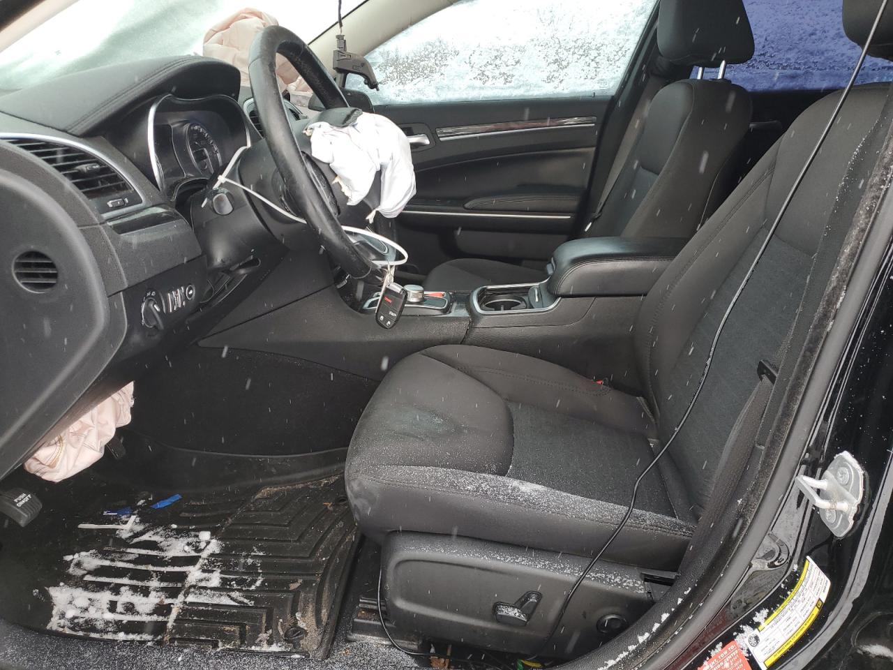 2019 Chrysler 300 - Image 7