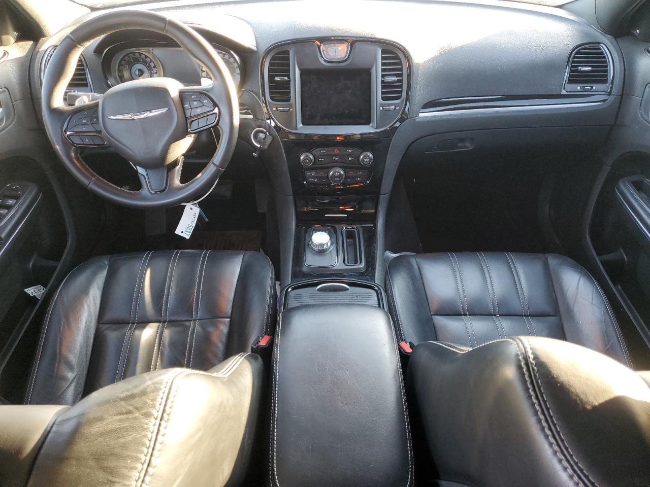 2018 Chrysler 300 - Image 8