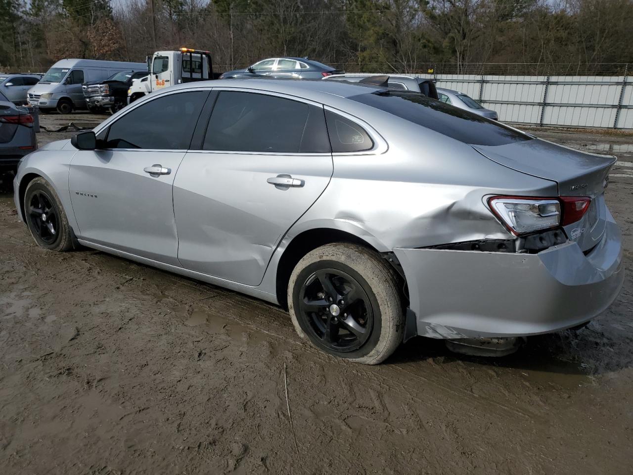 2018 Chevrolet Malibu - Image 2