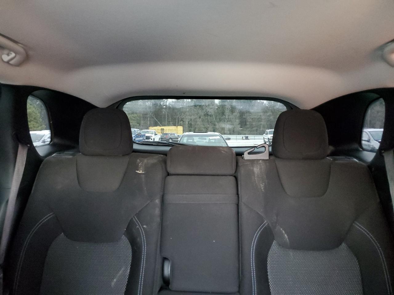 2019 Jeep Grand Cherokee - Image 10