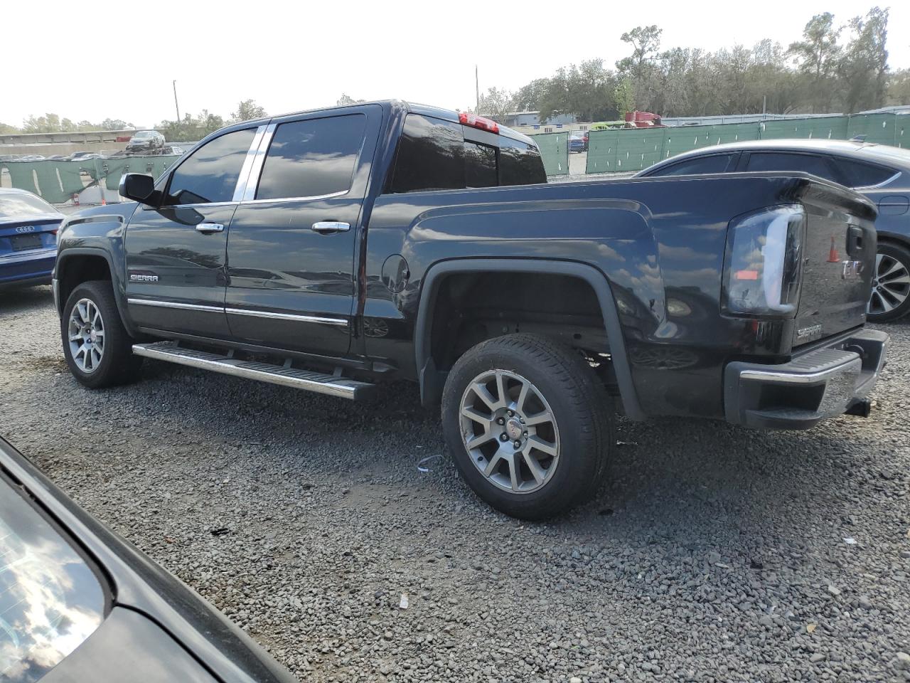 2014 GMC Sierra - Image 2