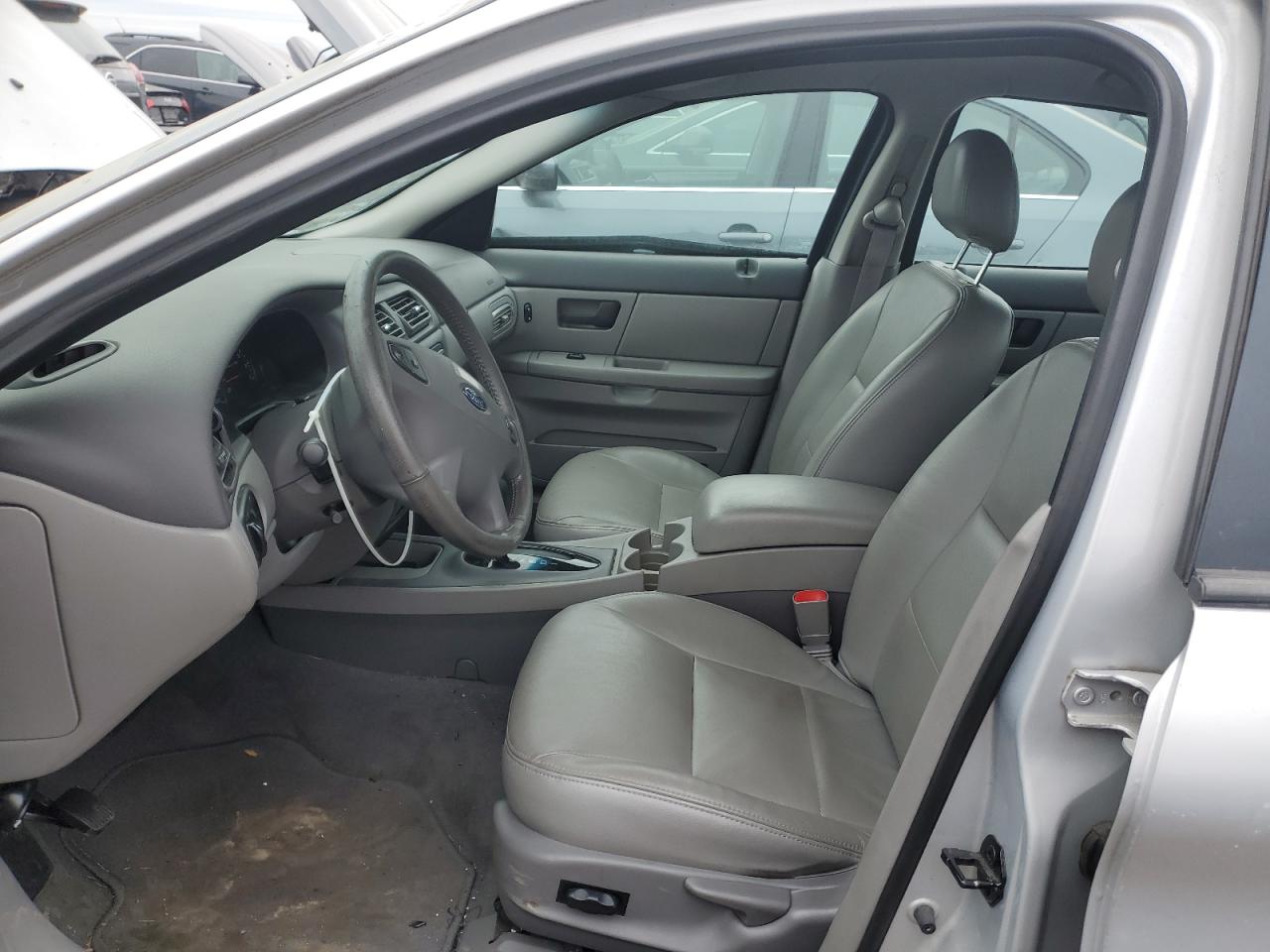 2003 Ford Taurus - Image 7
