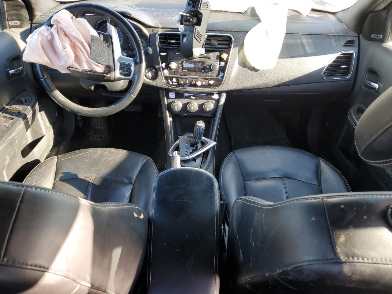 2013 Chrysler 200 - Image 8