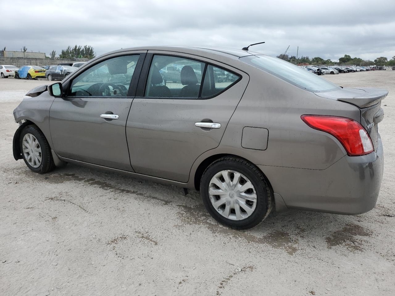 2015 Nissan Versa - Image 2
