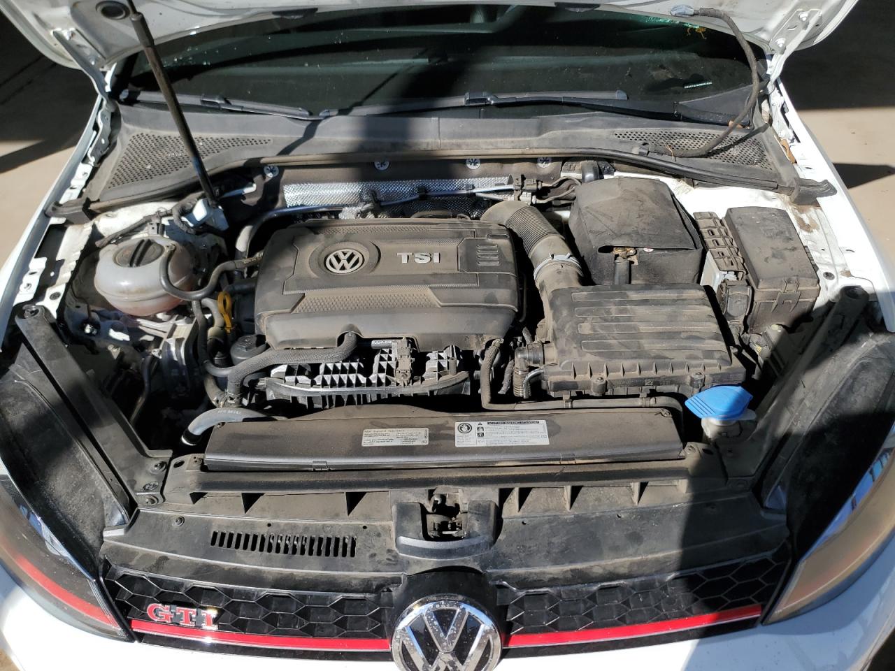2017 Volkswagen GTI - Image 11