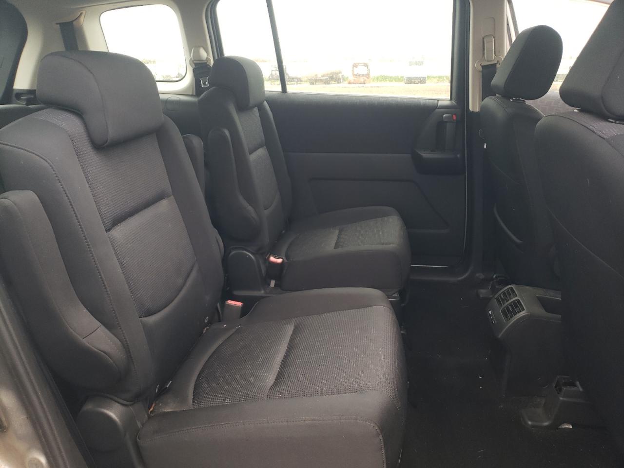 2009 Mazda 5 - Image 12