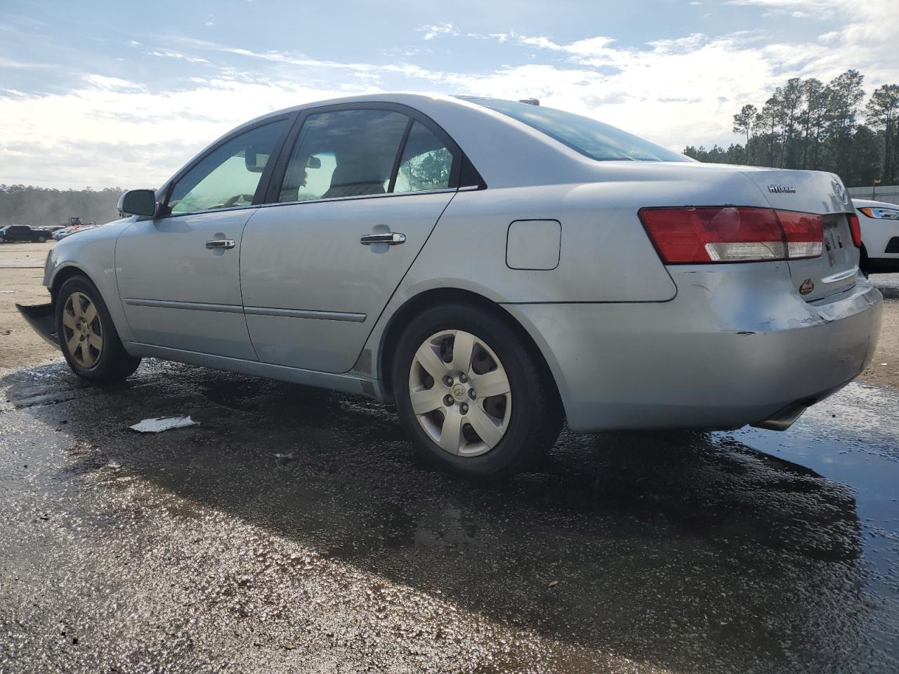 2008 Hyundai Sonata - Image 2