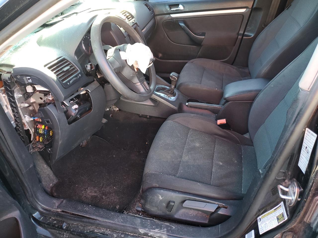 2010 Volkswagen Jetta - Image 7