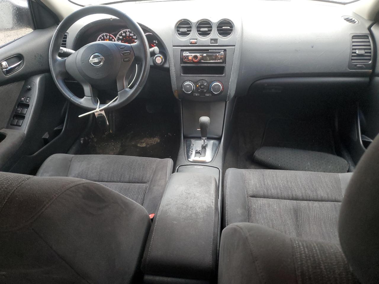 2010 Nissan Altima - Image 8