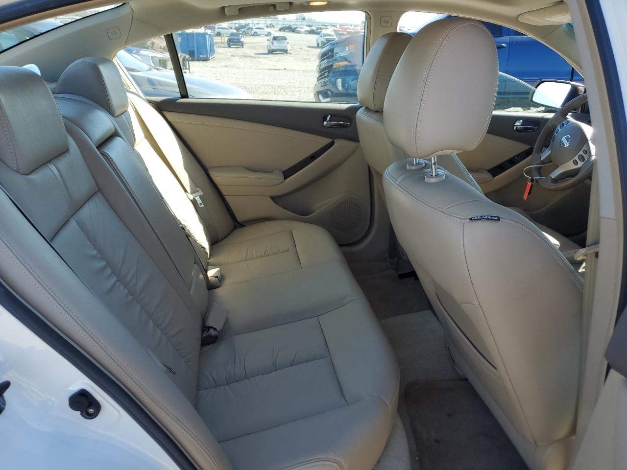 2010 Nissan Altima - Image 11