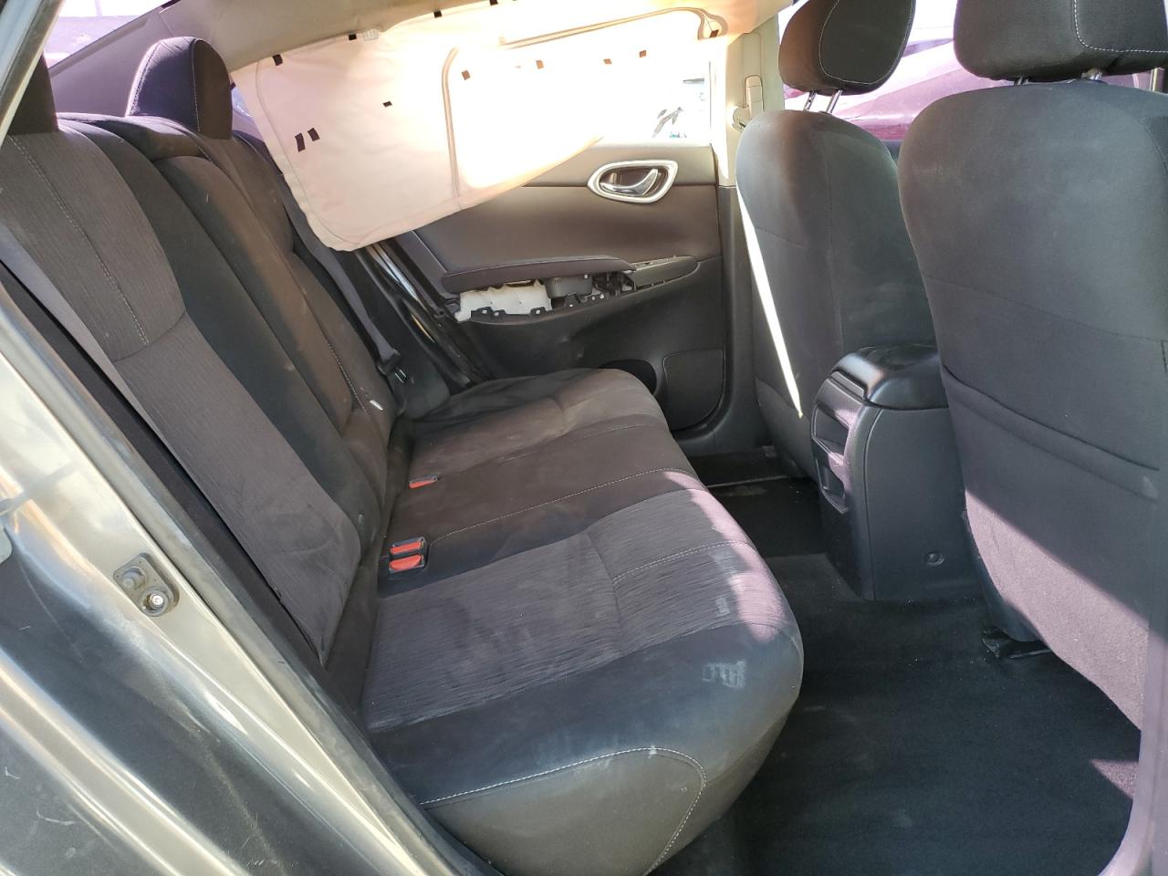 2015 Nissan Sentra - Image 10