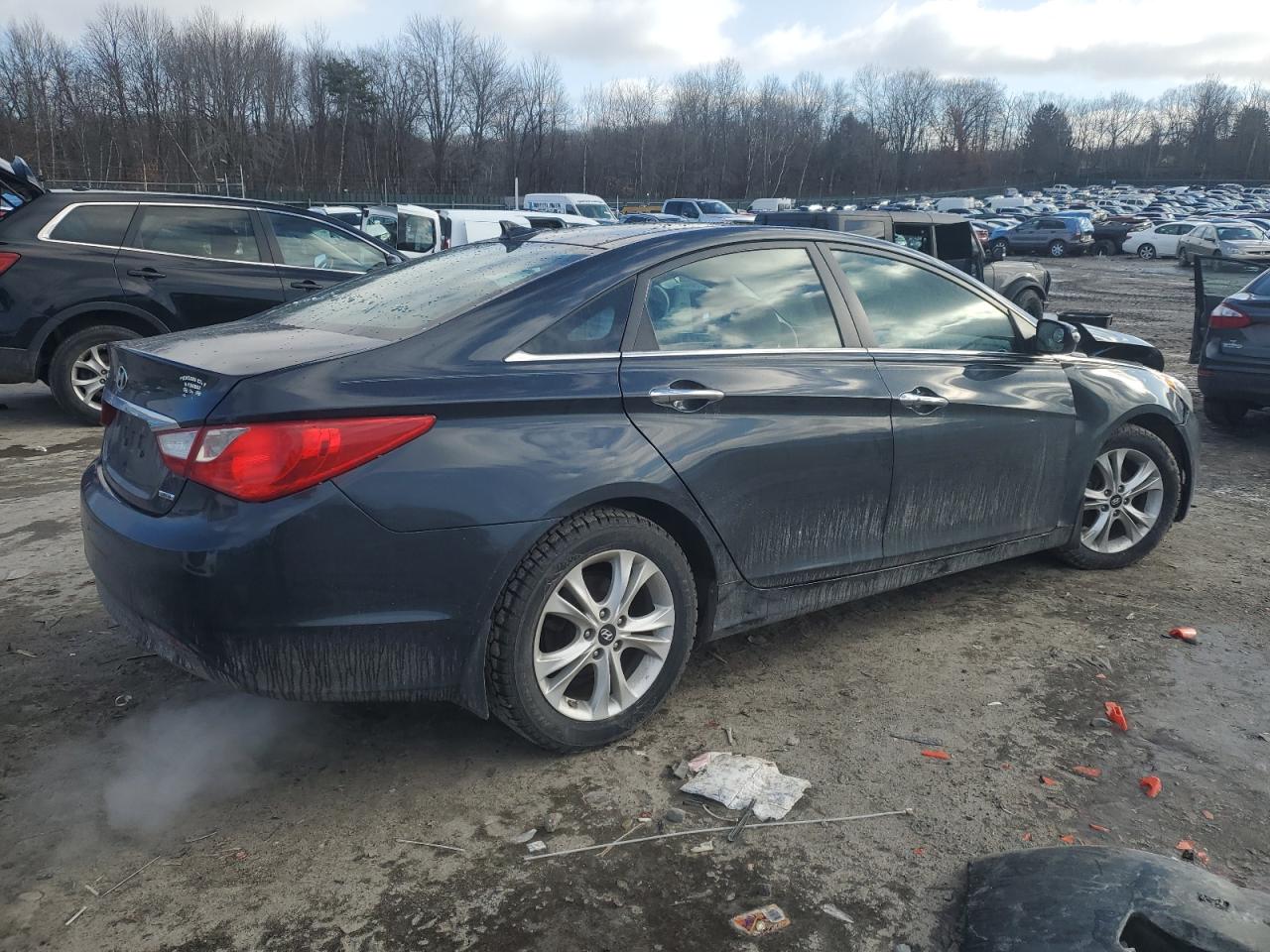 2012 Hyundai Sonata - Image 3