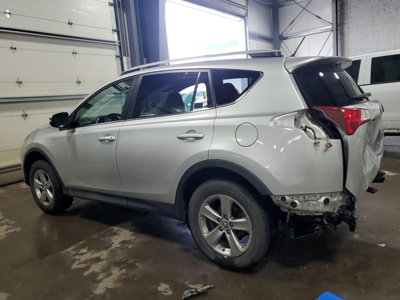 2015 Toyota RAV 4 - Image 2
