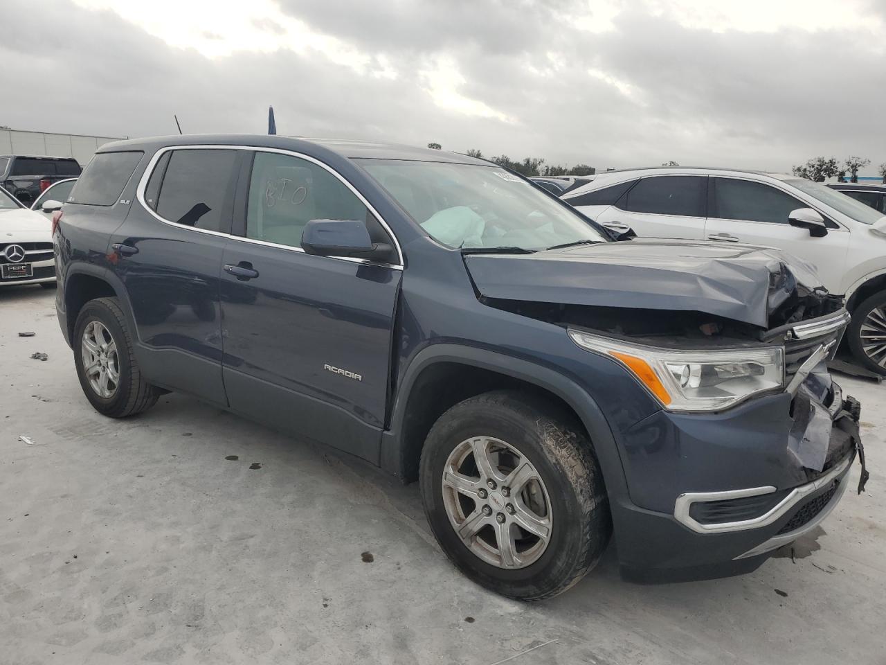 2019 GMC Acadia - Image 4