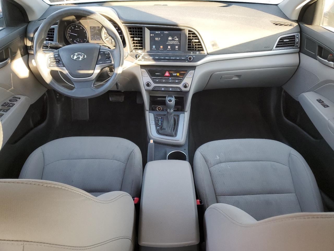 2017 Hyundai Elantra - Image 8