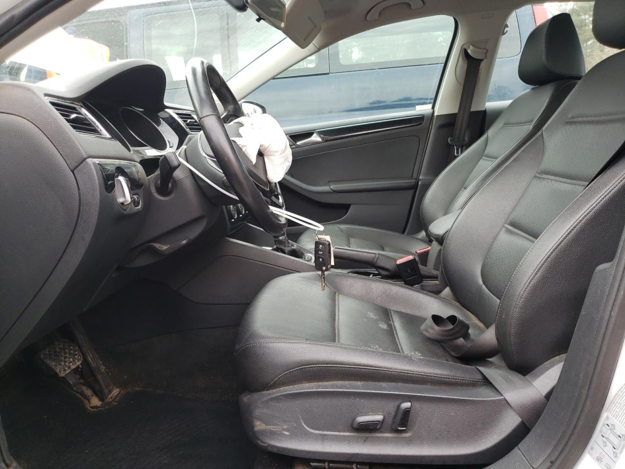 2017 Volkswagen Jetta - Image 7