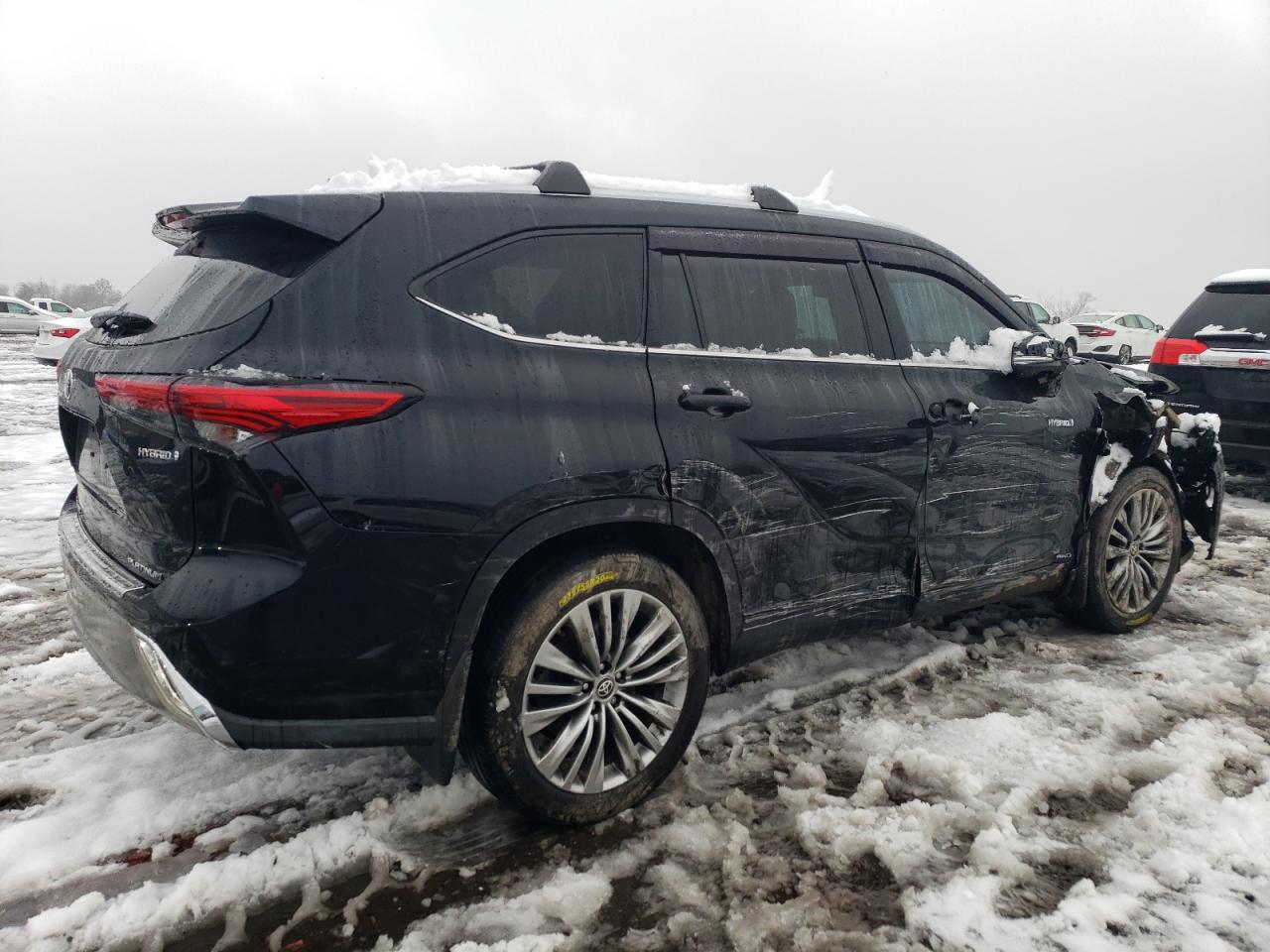 2021 Toyota Highlander - Image 3
