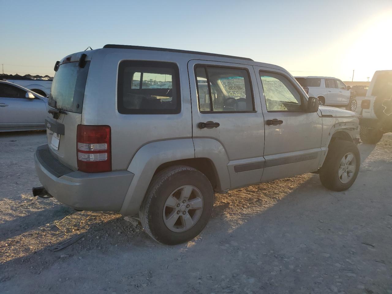 2009 Jeep Liberty (North America) - Image 3