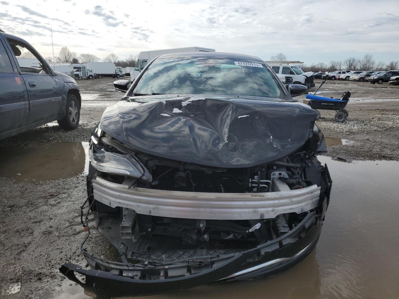 2015 Chrysler 200 - Image 5