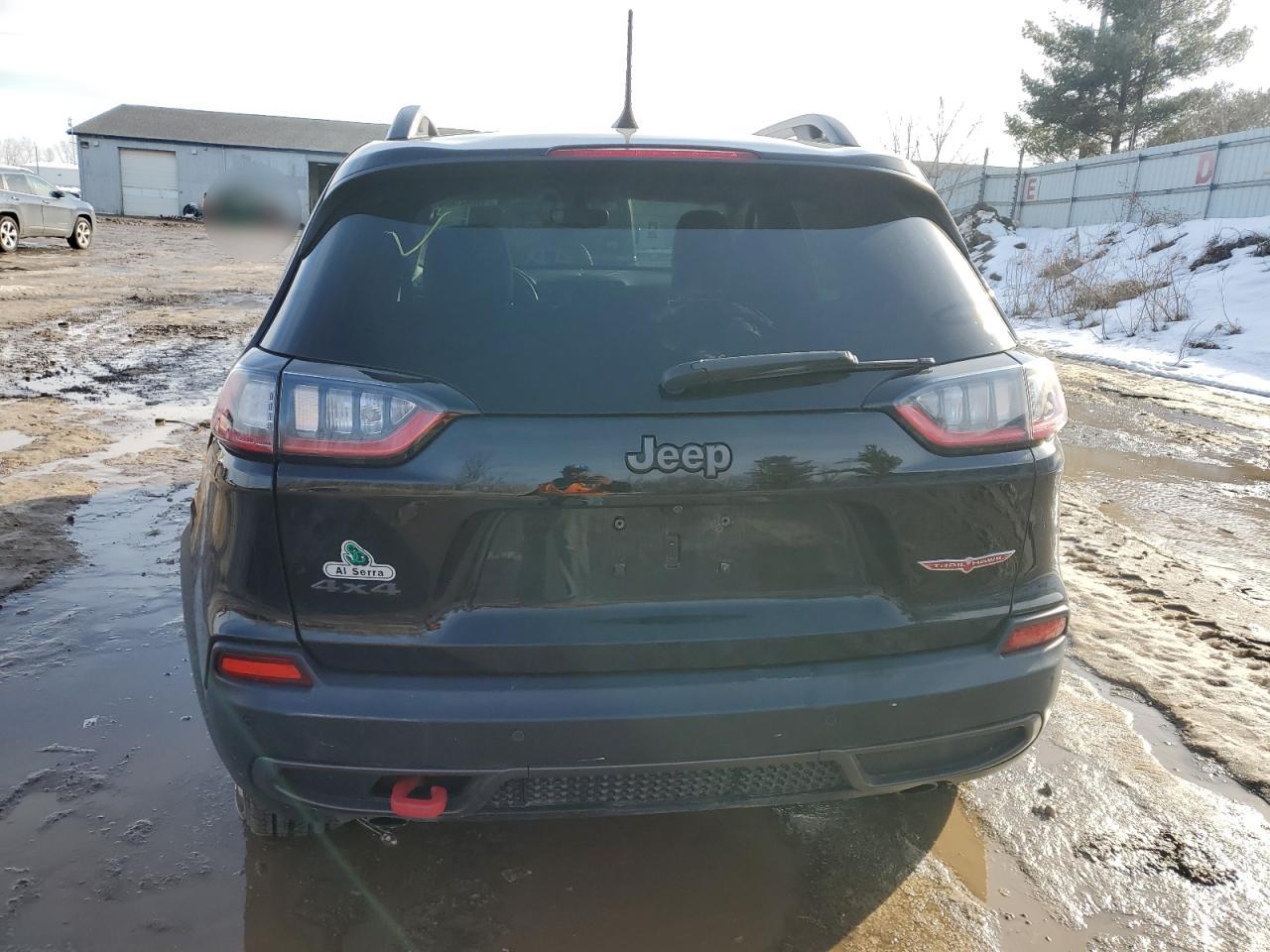 2019 Jeep Cherokee - Image 6