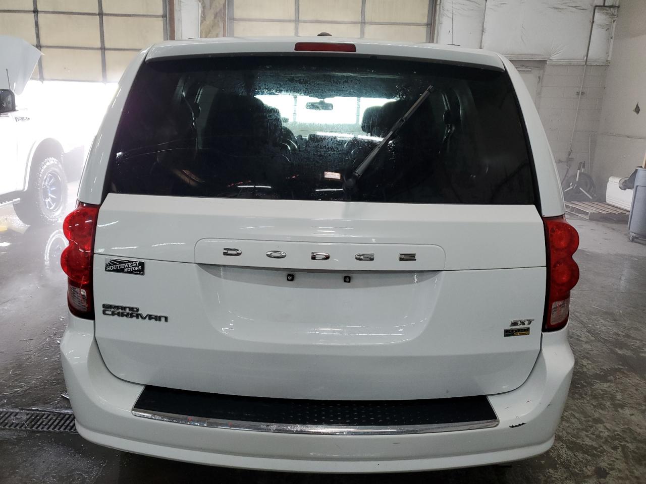 2017 Dodge Caravan - Image 6