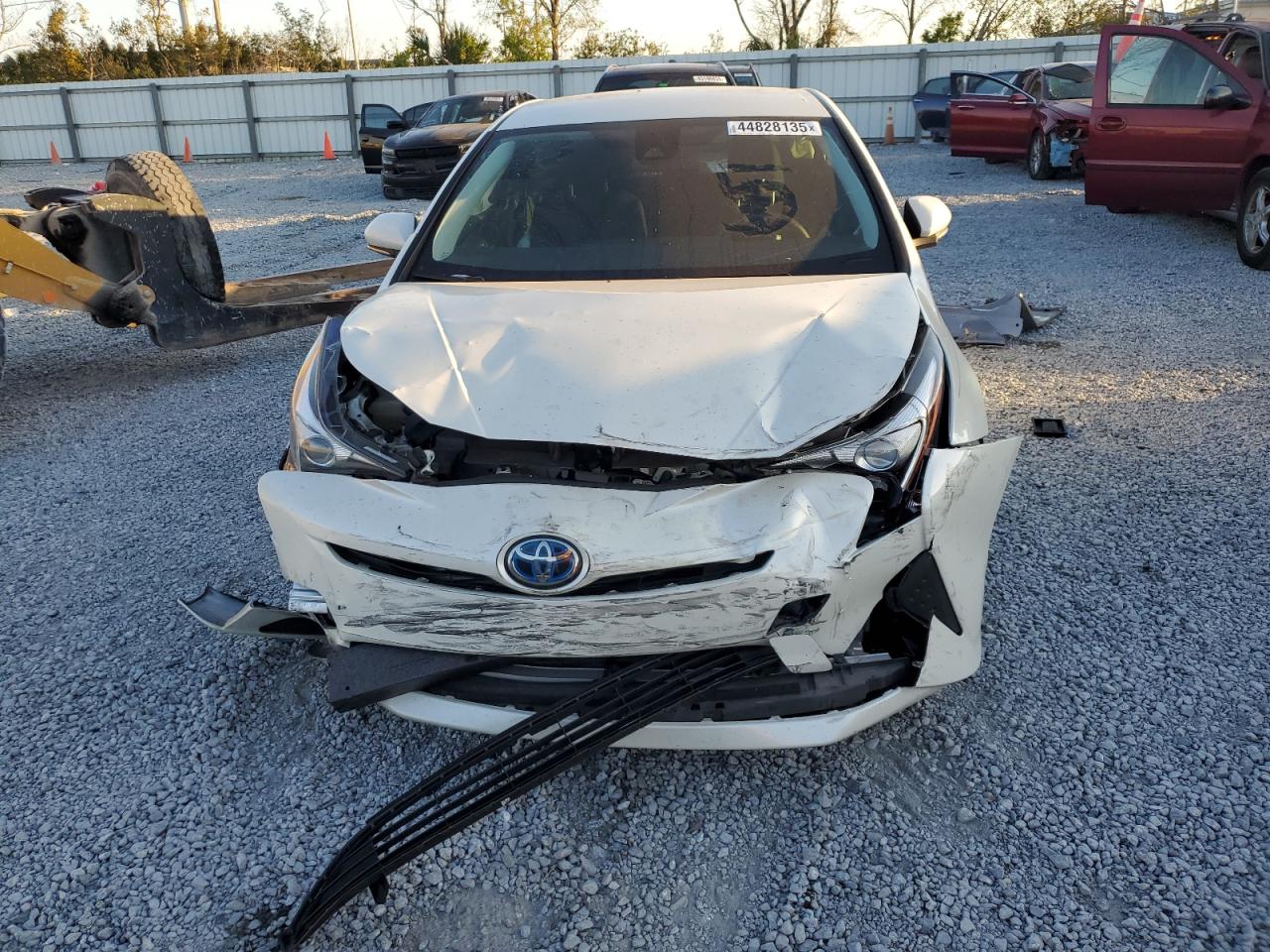 2017 Toyota Prius - Image 5