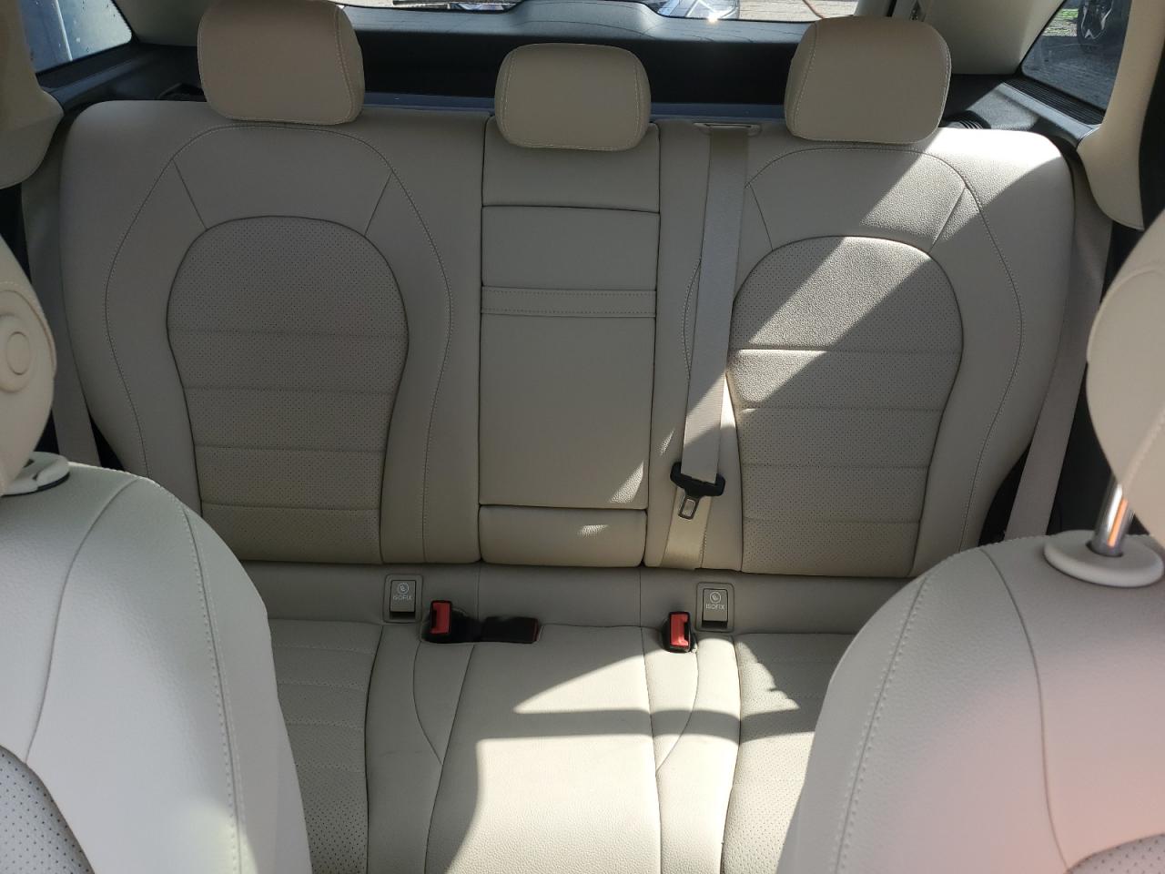 2017 Mercedes-Benz GLC - Image 10