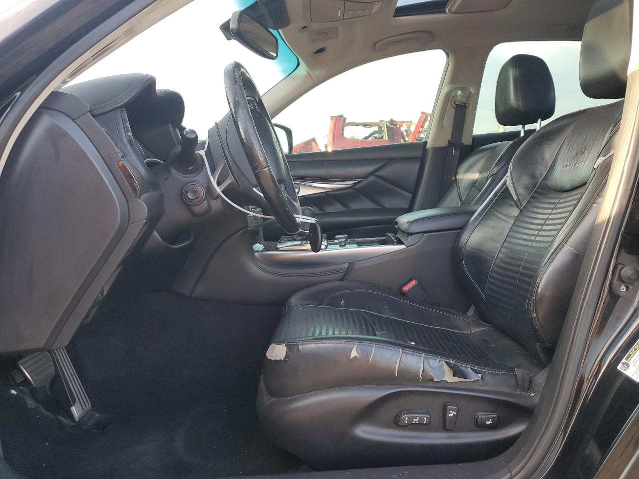 2012 Infiniti M - Image 7