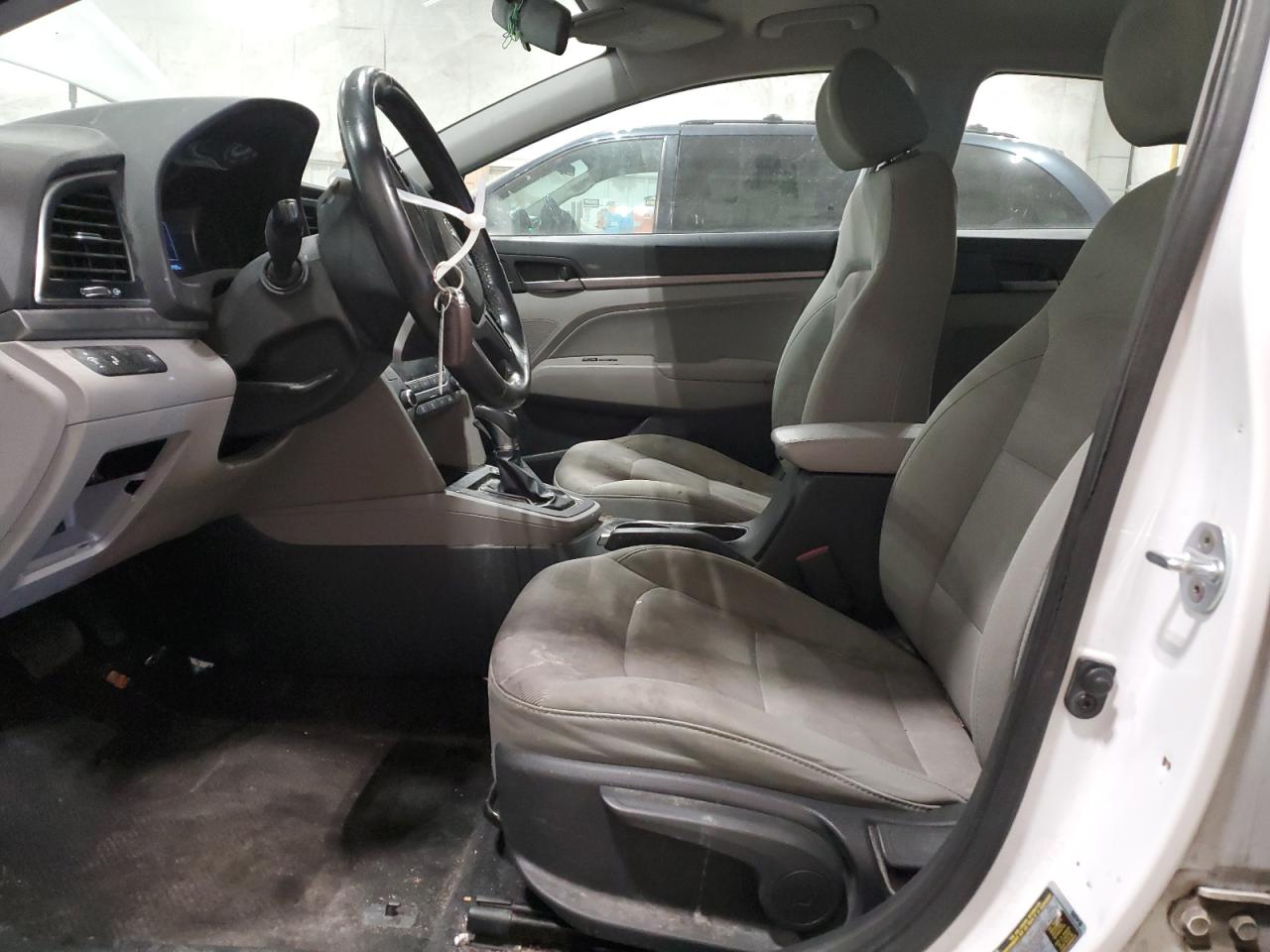 2017 Hyundai Elantra - Image 7