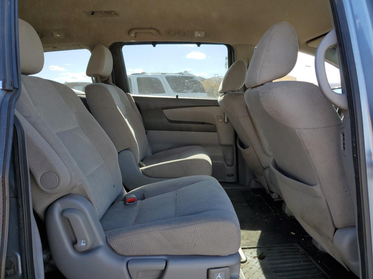 2012 Honda Odyssey - Image 11