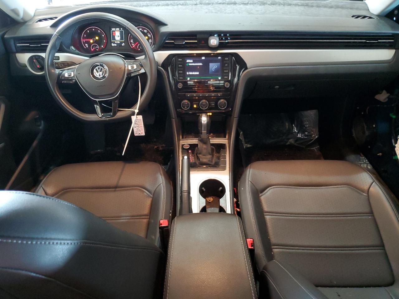 2021 Volkswagen Passat - Image 8