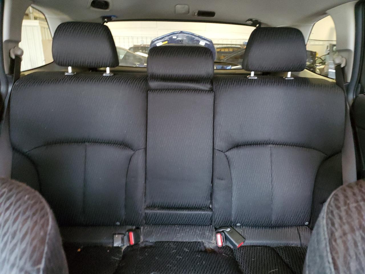 2011 Subaru Outback - Image 10