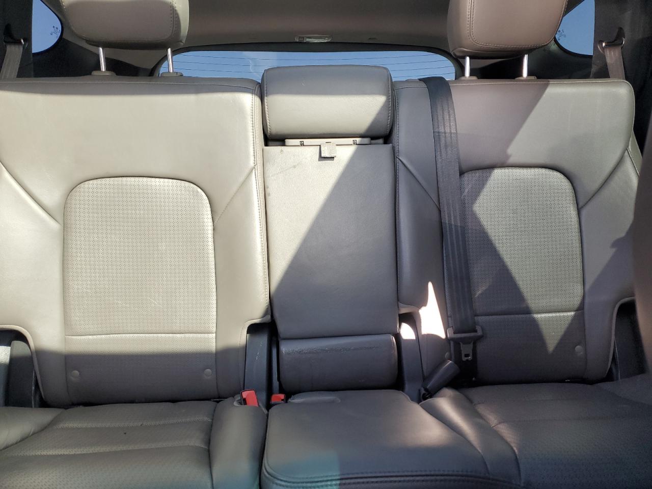 2014 Hyundai Santa Fe - Image 10