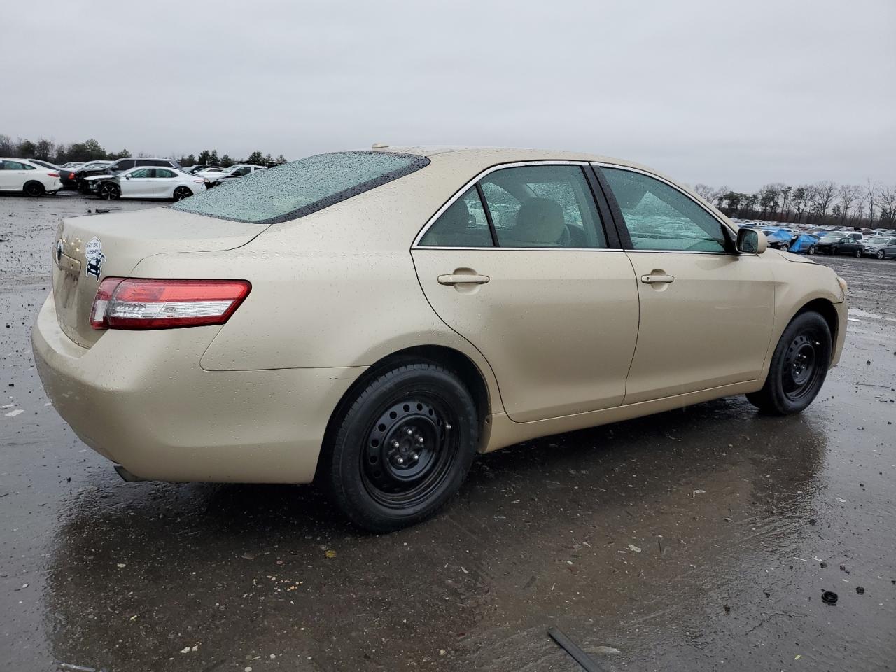 2011 Toyota Camry - Image 3