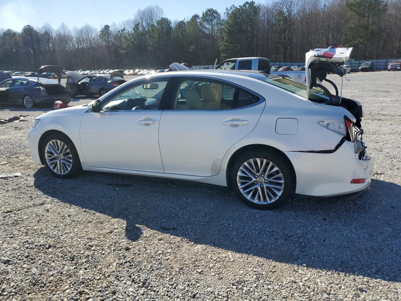 2014 Lexus ES - Image 2