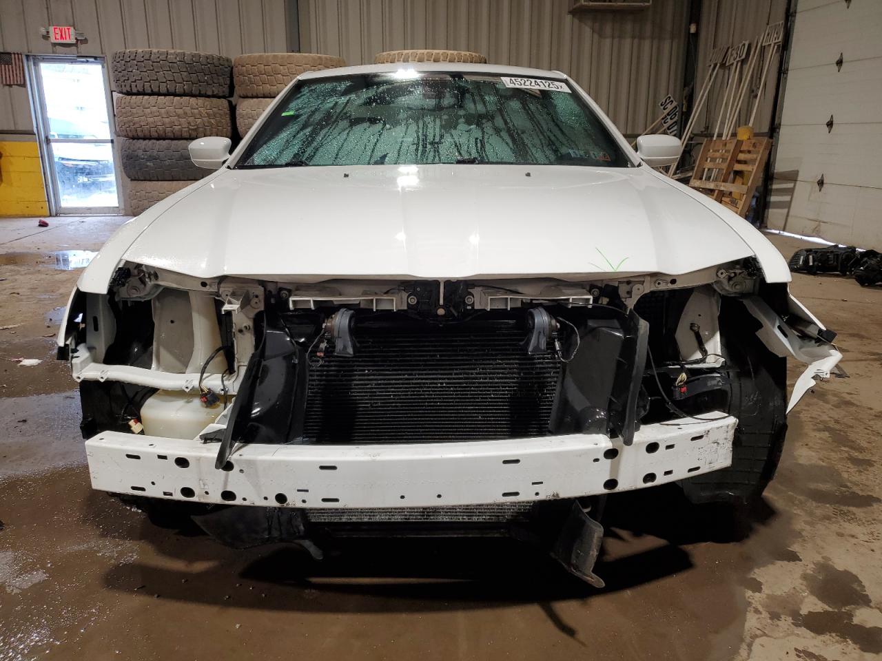 2016 Chrysler 300 - Image 5